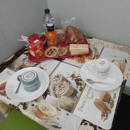 Hotel Ded 1 Checkin A Richiesta Parma Eksteriør bilde